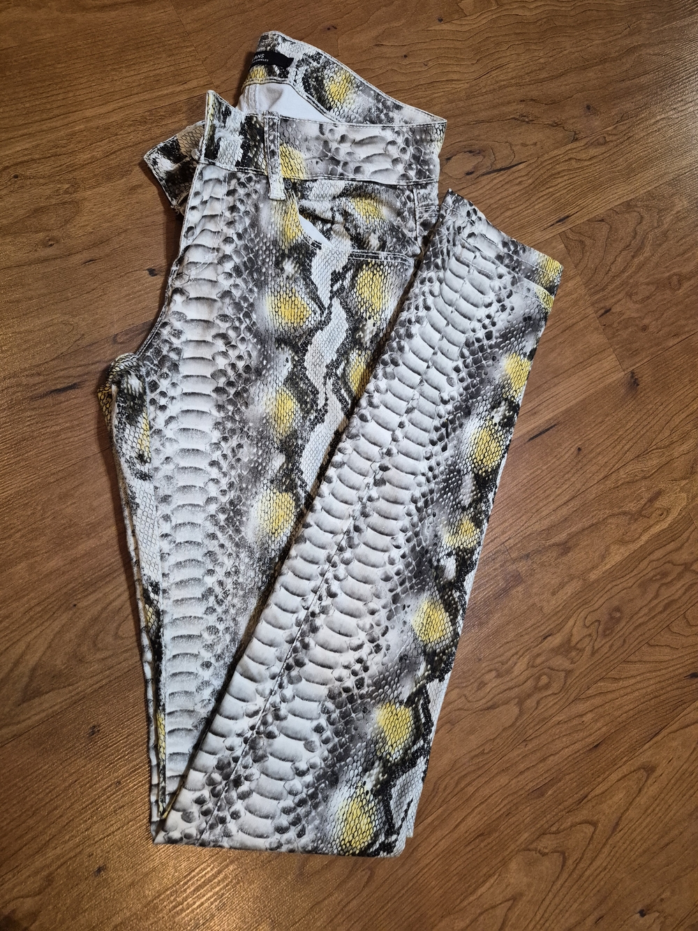 Python-Print Reptile Ladies Fitted Pant - White, Black & Yellow